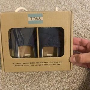 TOMS size 2